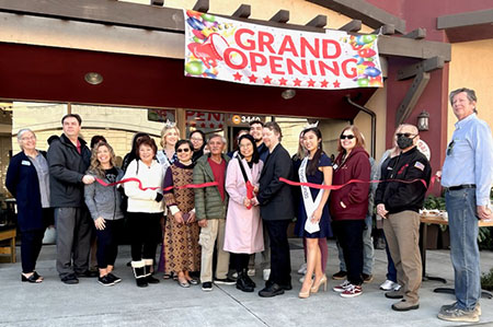 RibbonCuttingatLuckGaiCafe03