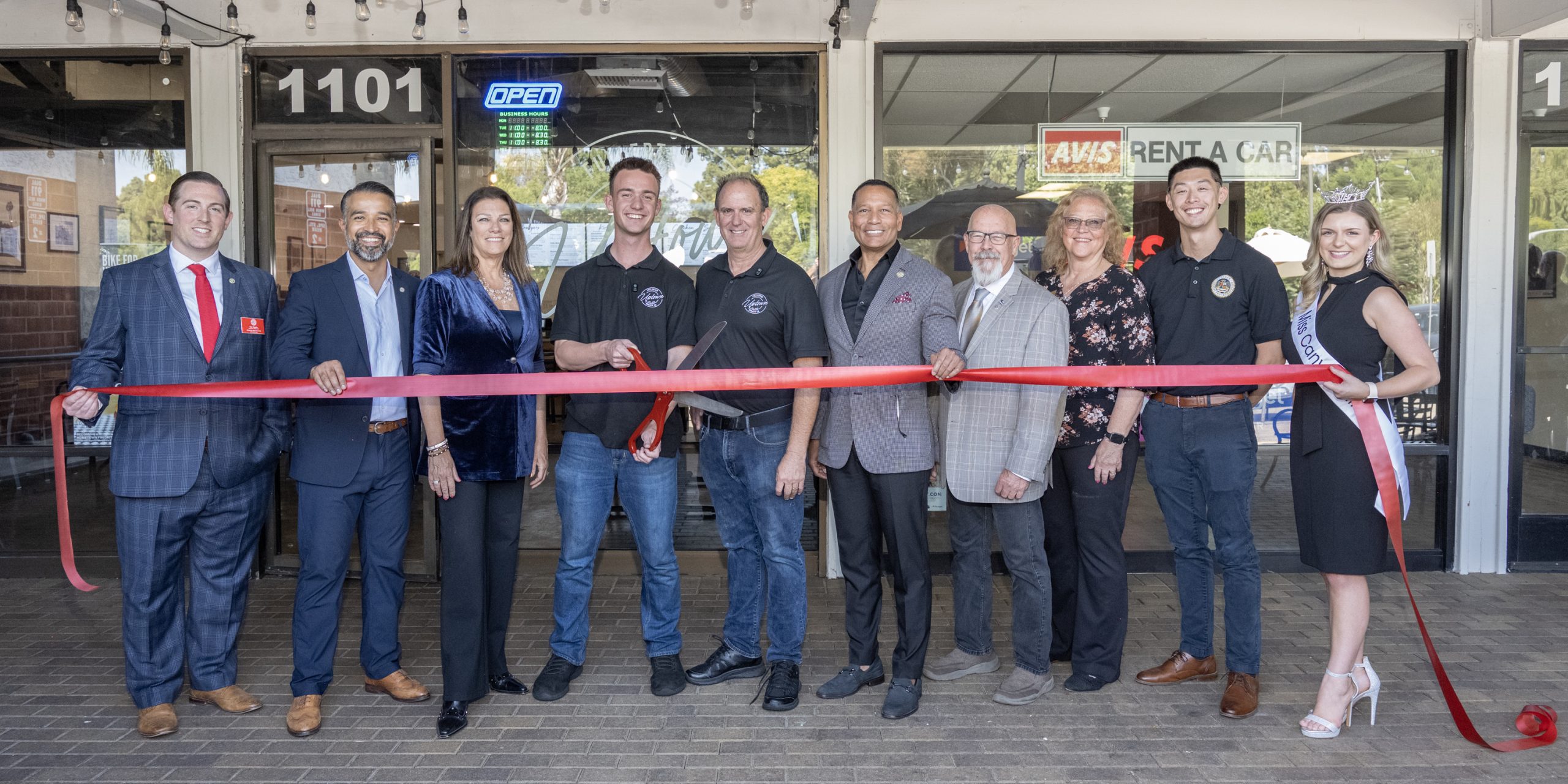 Uptown Burger Ribbon Cutting